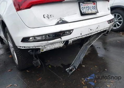 2018 Audi Q5 2.0T Premium/2.0T Tech Premium z USA, uszkodzony, nr VIN WA1CNBFY2J2021777